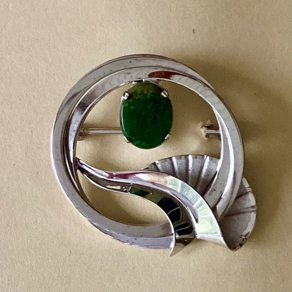 Sterling Silver and Green Chalcedony Jade Pin